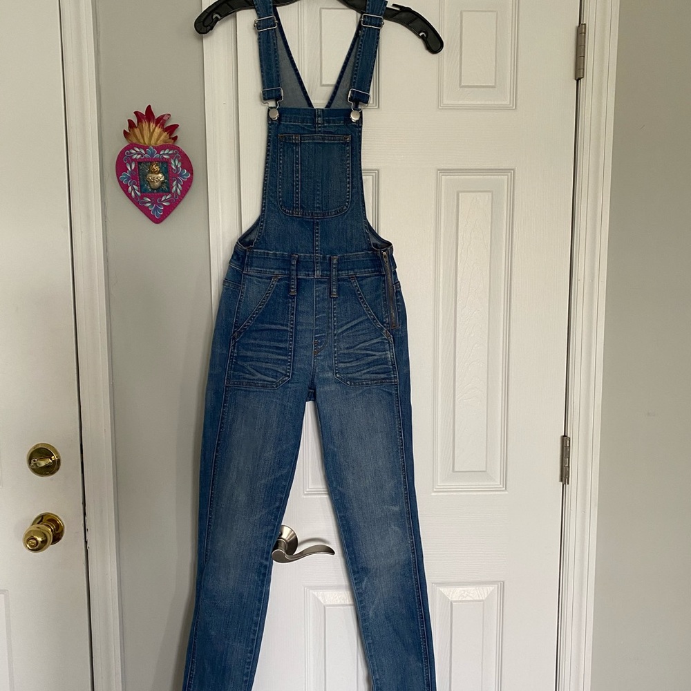 Madewell Skinny Overalls in Kemp Wash in Size XXS